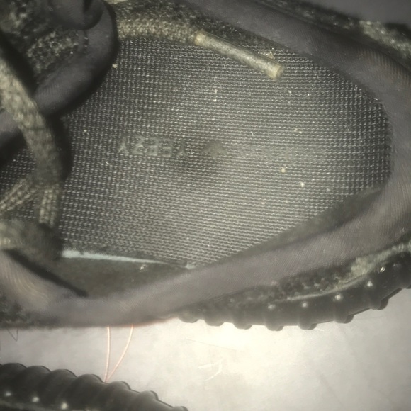 Kids Yeezy Boost - Picture 4 of 4